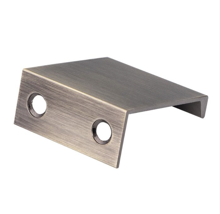 Antique Brass 40mm Squared Edge Pull | FTD302AAB