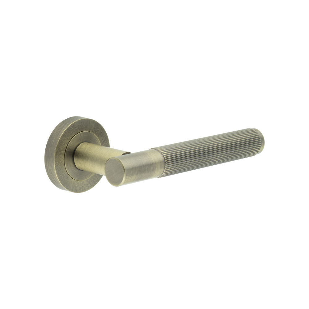 Sets Antique Brass Venice Lever Handle on rose | JV852AB