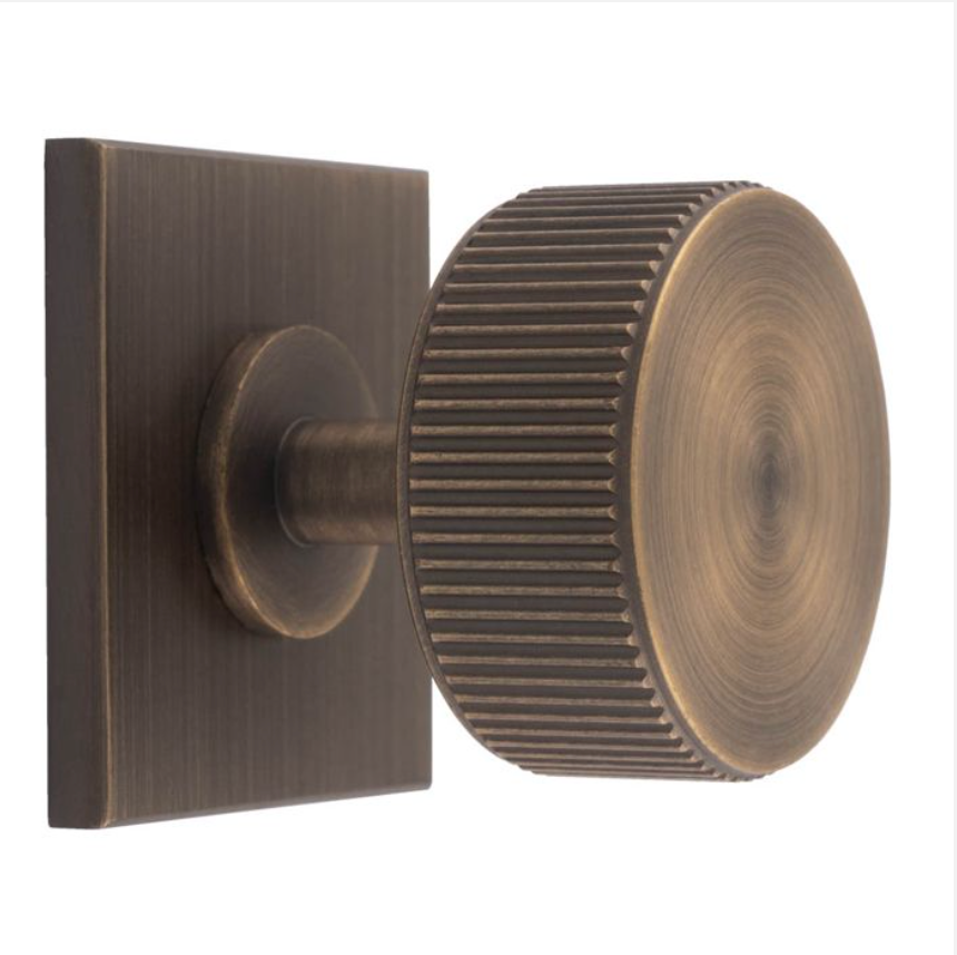 Antique Brass 35mm Lines Cupboard Knob | FTD713AB