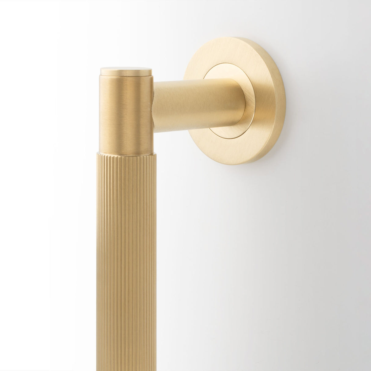 Antique Brass Spitfire Reeded Pull Handle | AW502-450-AB