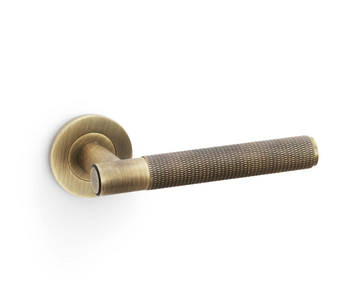 Alexander & Wilks Antique Brass Spitfire Knurled Lever on rose | AW220AB