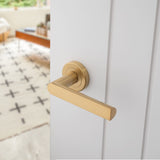 Set Satin Brass Serozzetta Edge Latch Furniture on Round Rose | SZM210SB