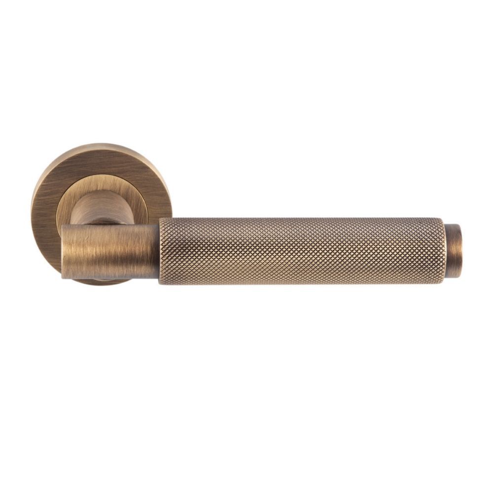 Antique Brass Varese Knurled Lever on Round Rose | EUL050AB