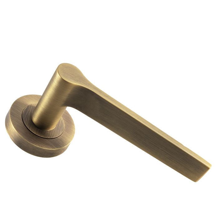 Antique Brass Velino Lever Handle on Round Rose | EUL020AB